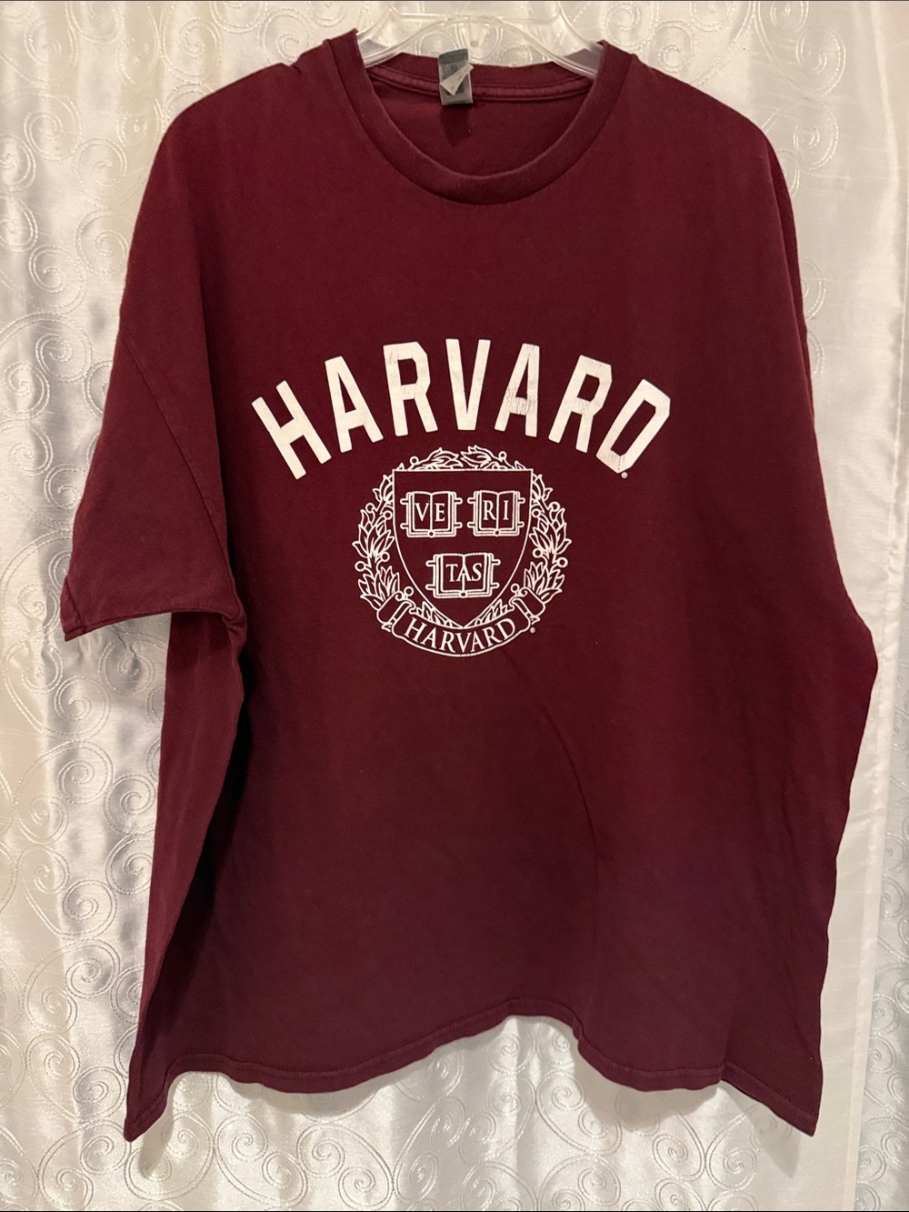 NCAA Harvard University Maroon Logo Graphic Tee Men’s Size 2XL 🔥 G16